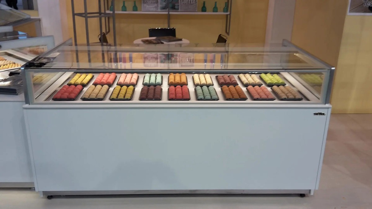Vitrine za torte i kolače