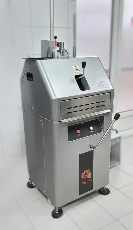 Delilica za testo poluautomatska RAM S15