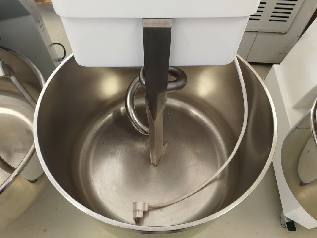 Spiralni mikser za testo Sigma 40 kg brasna